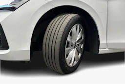valkoinen Skoda Superb 2024 kuva 9.