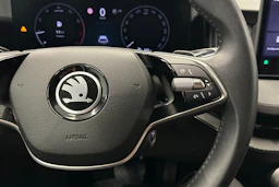valkoinen Skoda Superb 2024 kuva 12.