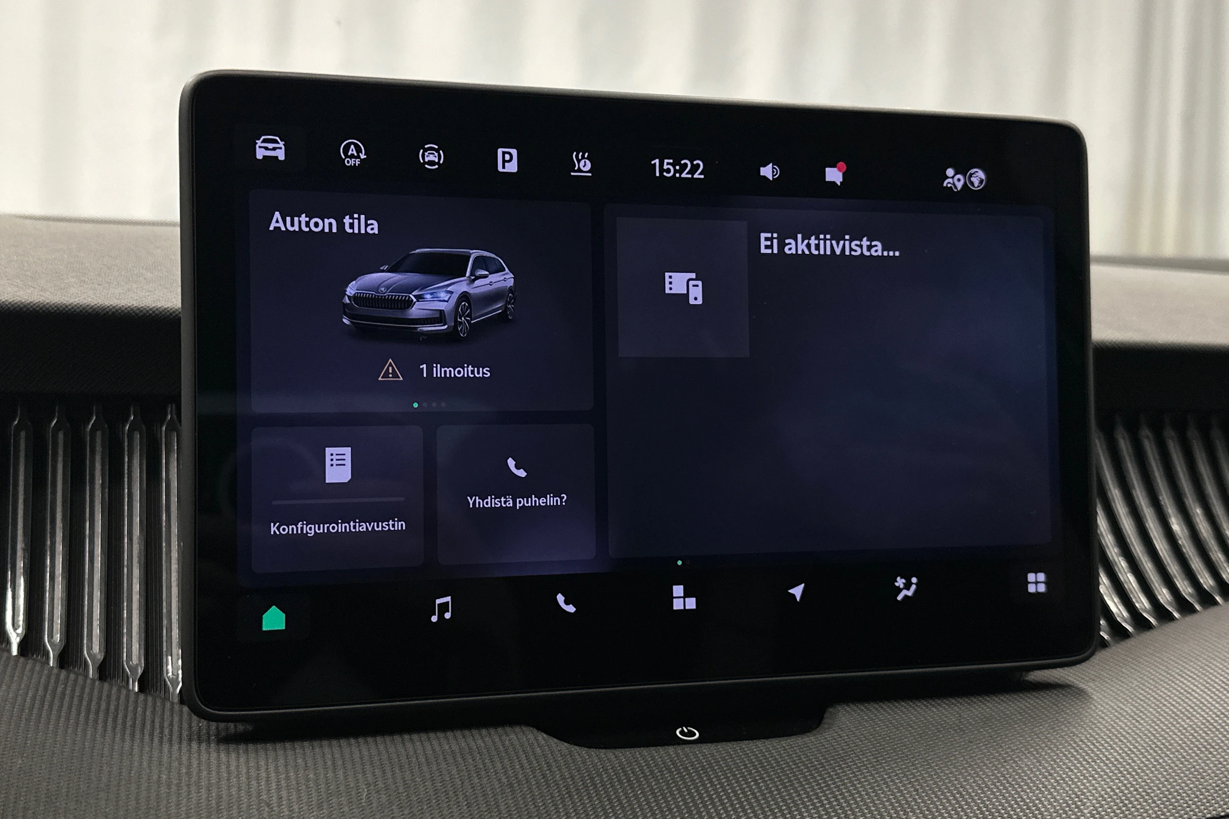 valkoinen Skoda Superb 2024 kuva 16.