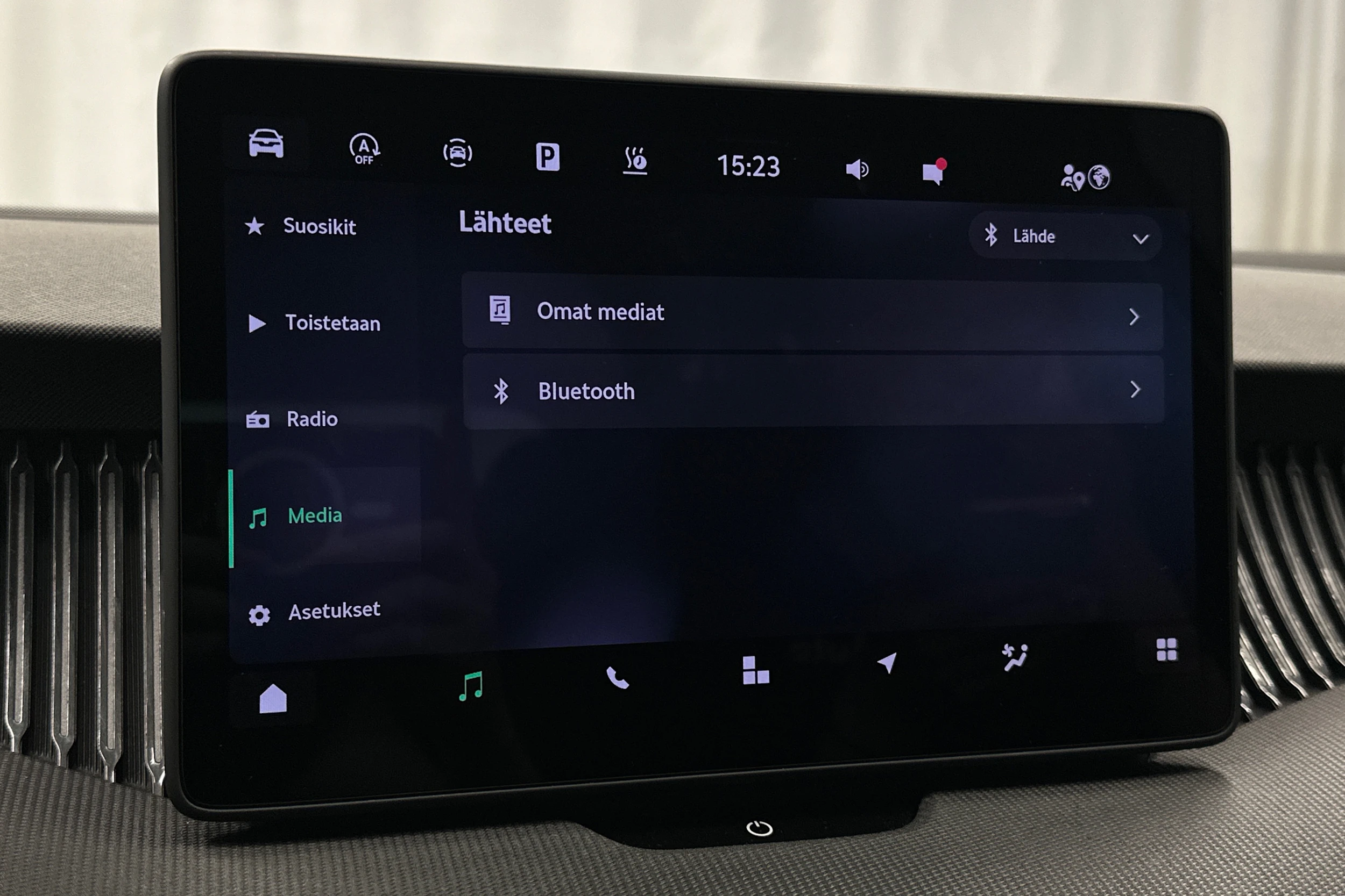 valkoinen Skoda Superb 2024 kuva 19.