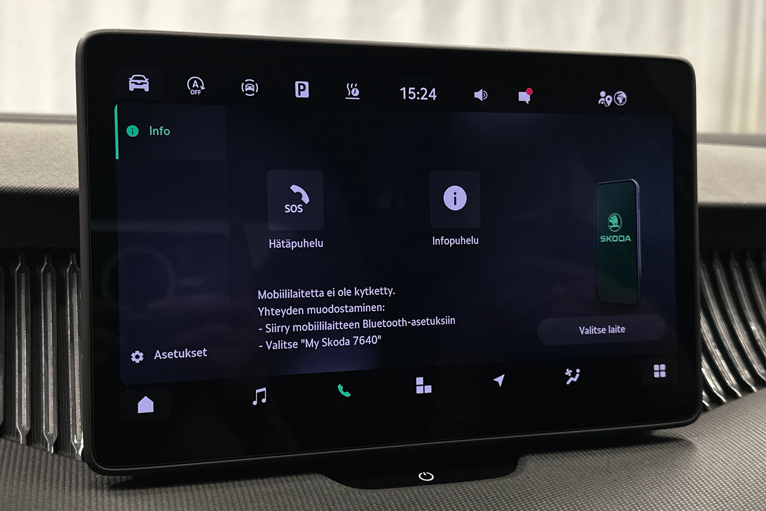 valkoinen Skoda Superb 2024 kuva 20.