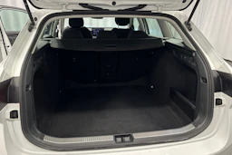 valkoinen Skoda Superb 2024 kuva 33.