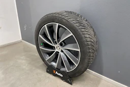 met. musta Skoda Superb 2024 kuva 11.