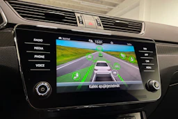 met. musta Skoda Superb 2024 kuva 16.