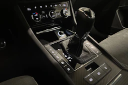 met. musta Skoda Superb 2024 kuva 19.