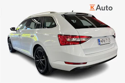Valkoinen Skoda Superb 2024 kuva 3.