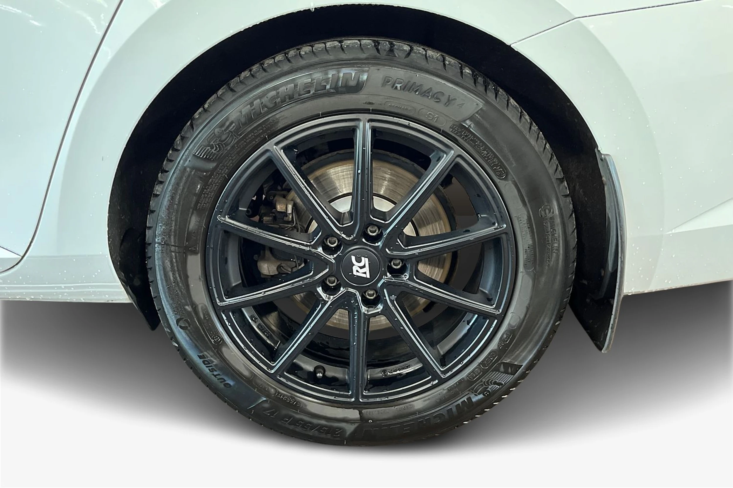 Valkoinen Skoda Superb 2024 kuva 12.