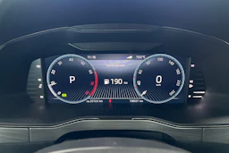 Valkoinen Skoda Superb 2024 kuva 17.