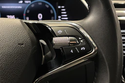 valkoinen Skoda Superb 2024 kuva 17.