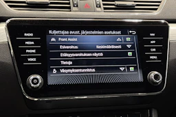 valkoinen Skoda Superb 2024 kuva 22.
