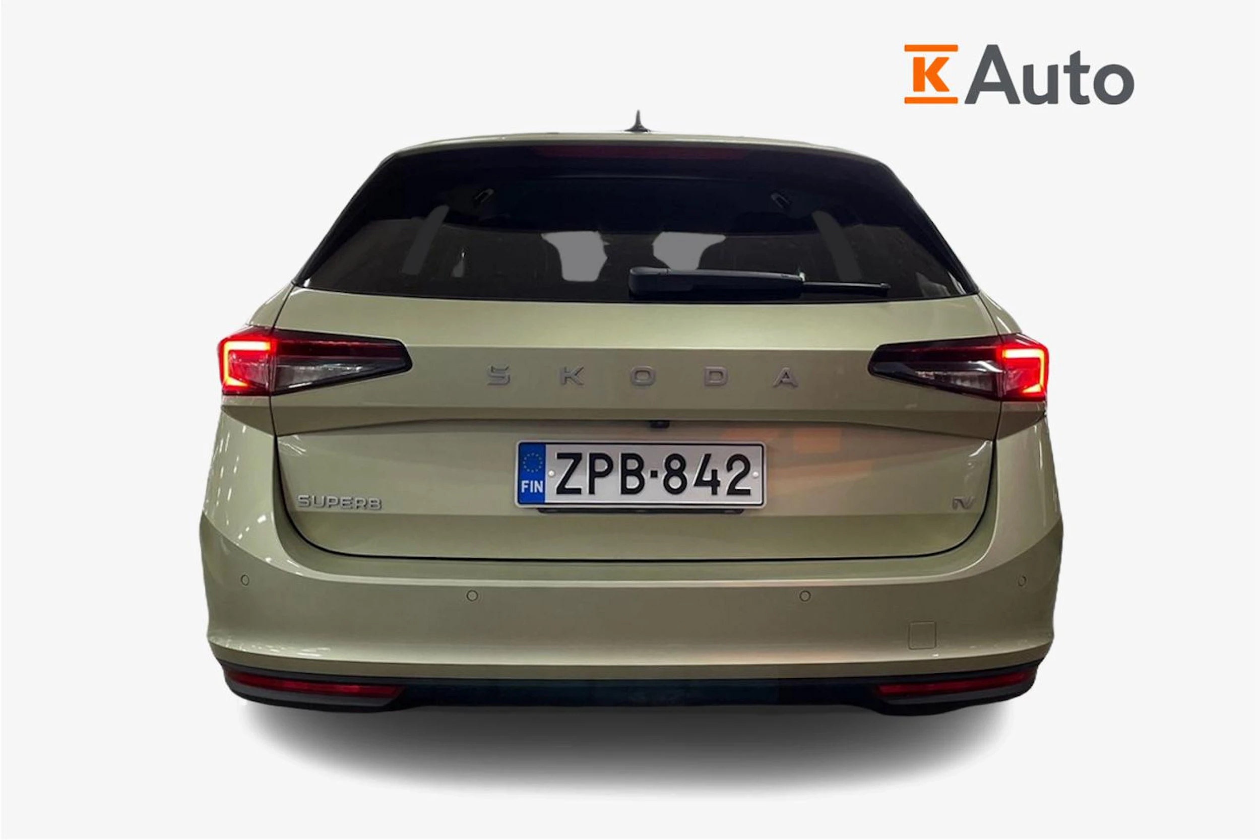 keltainen Skoda Superb 2024 kuva 4.