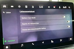 keltainen Skoda Superb 2024 kuva 21.