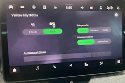 keltainen Skoda Superb 2024 kuva 27.