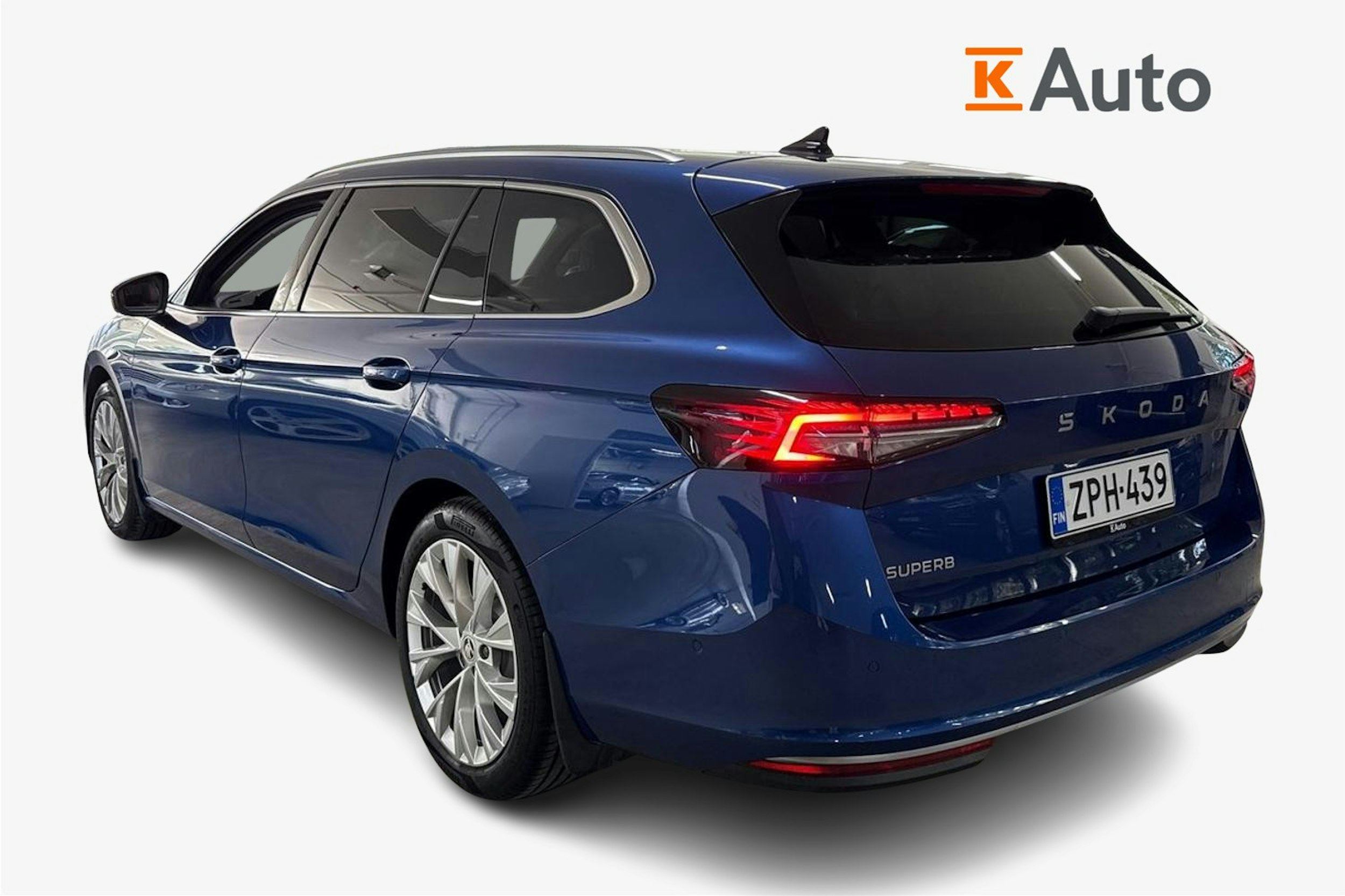 sininen Skoda Superb 2024 kuva 2.