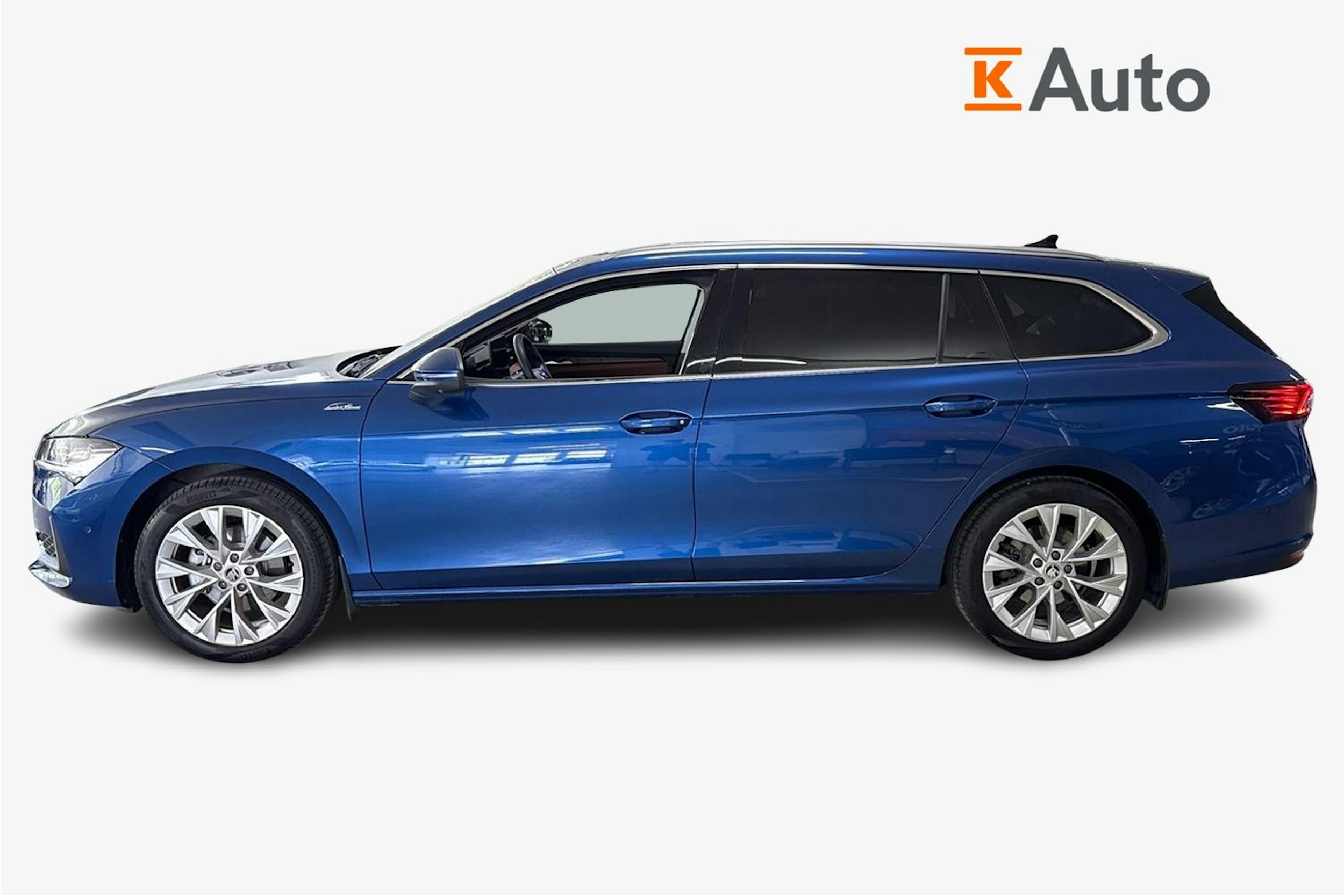 sininen Skoda Superb 2024 kuva 6.