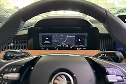 sininen Skoda Superb 2024 kuva 24.