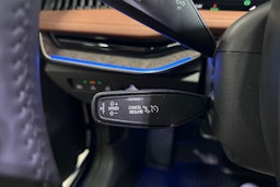 sininen Skoda Superb 2024 kuva 25.
