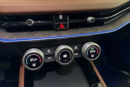 sininen Skoda Superb 2024 kuva 33.