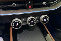 sininen Skoda Superb 2024 kuva 34.