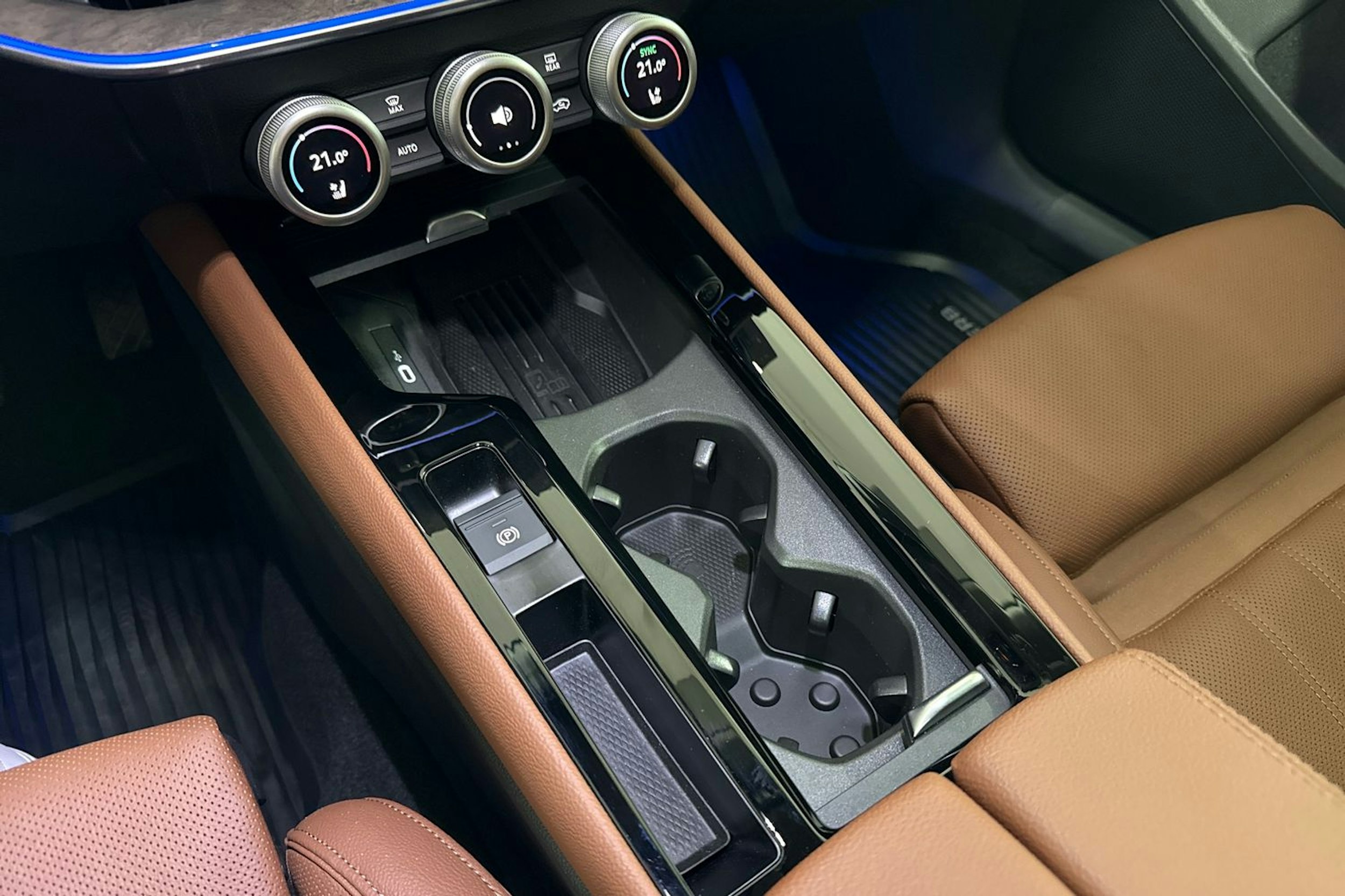 sininen Skoda Superb 2024 kuva 35.