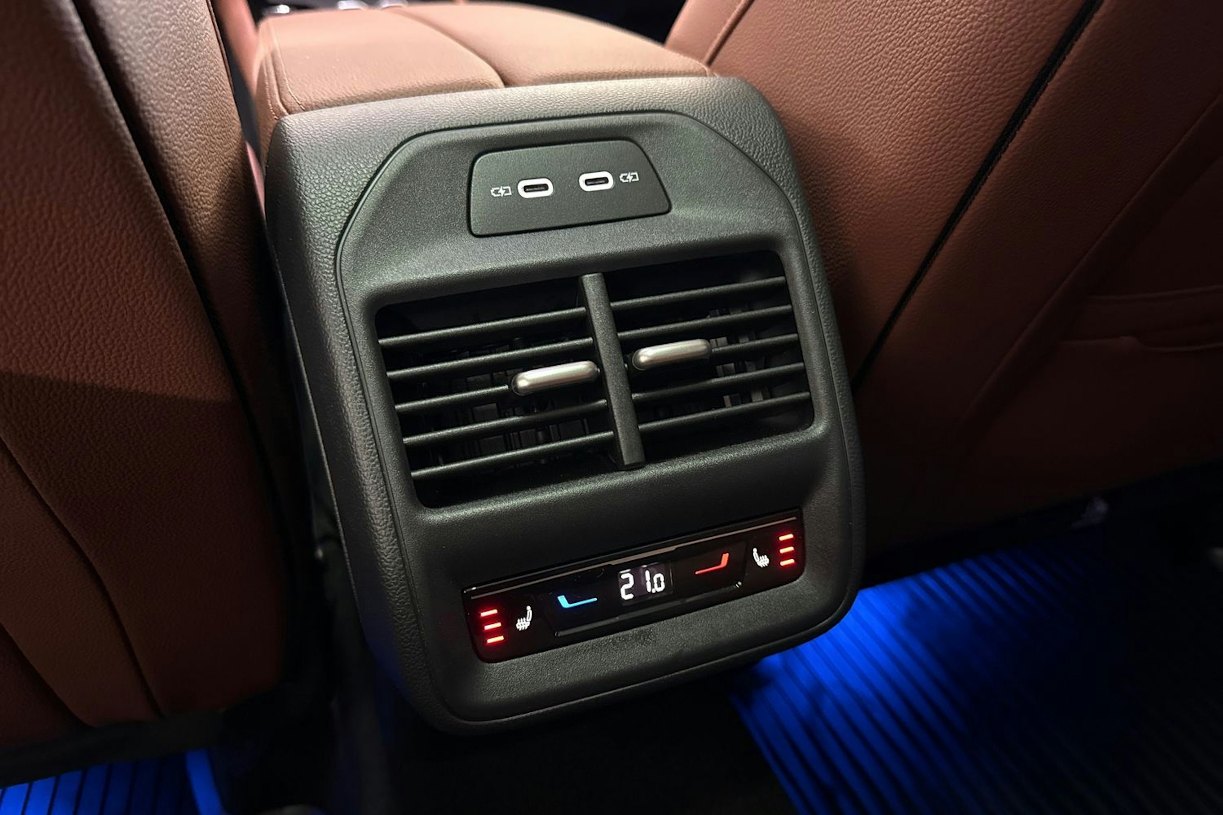 sininen Skoda Superb 2024 kuva 37.