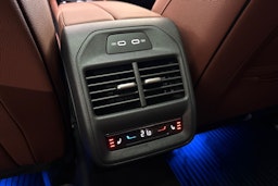 sininen Skoda Superb 2024 kuva 37.