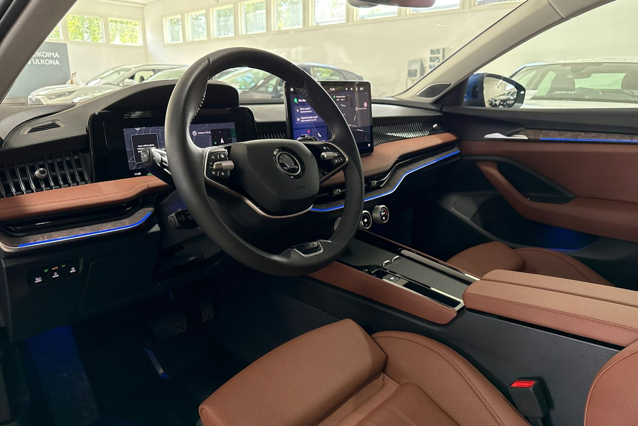 sininen Skoda Superb 2024 kuva 38.