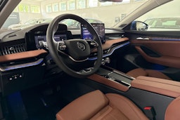 sininen Skoda Superb 2024 kuva 38.