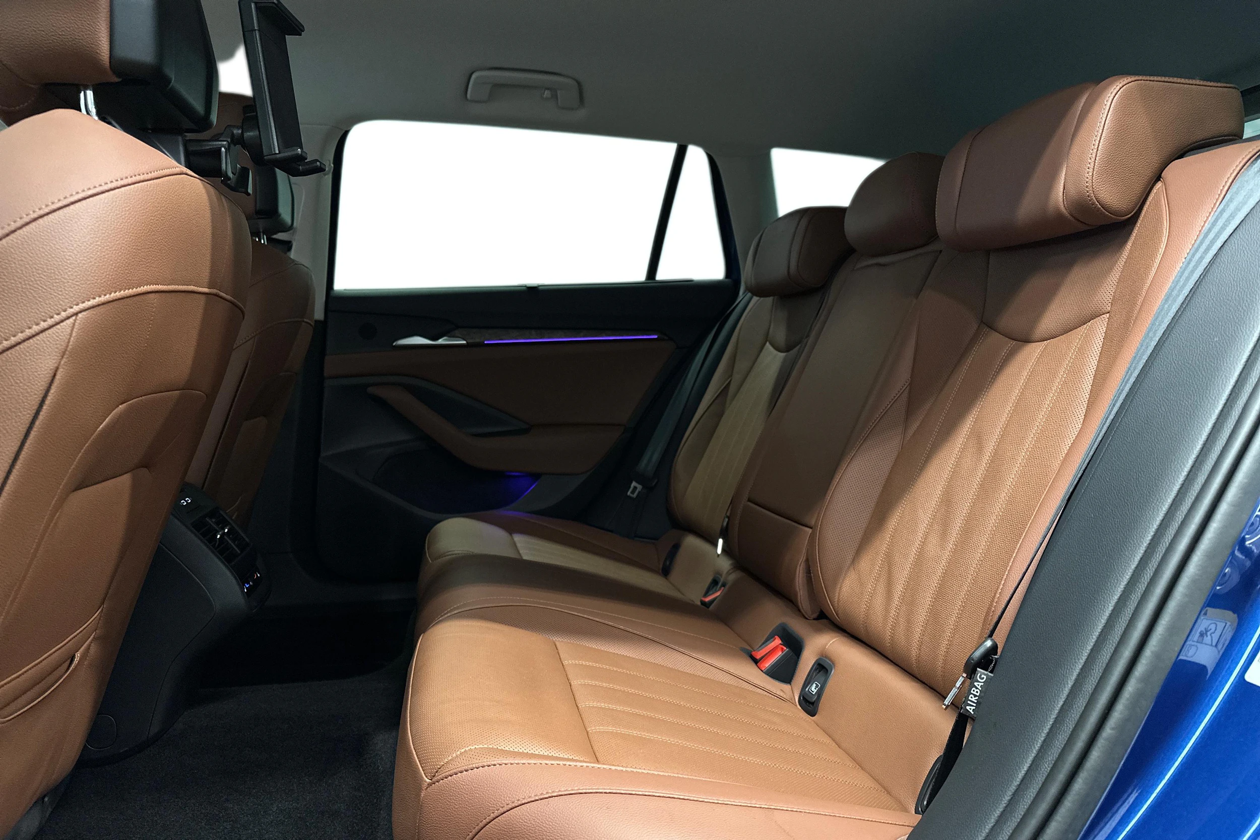 sininen Skoda Superb 2025 kuva 8.