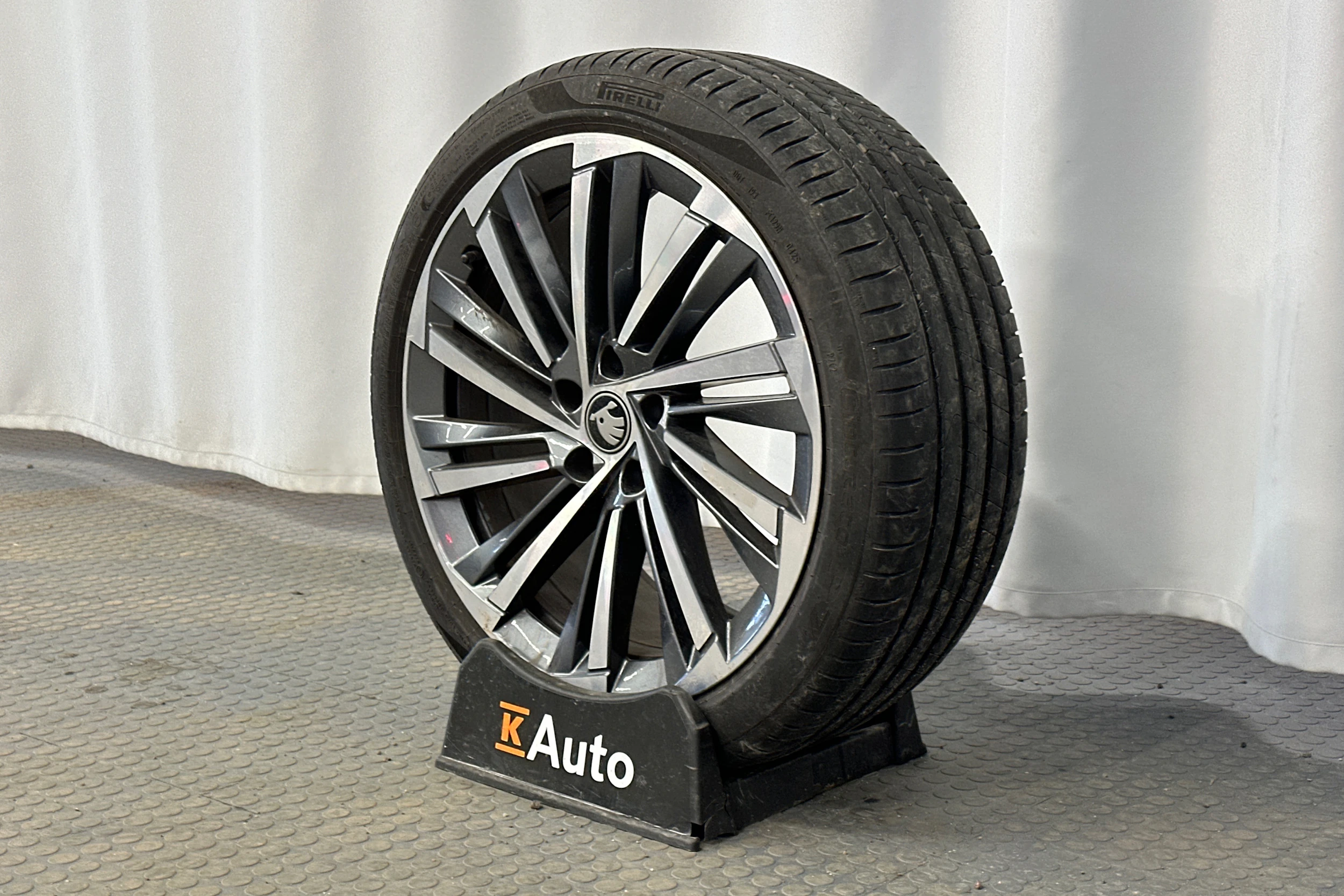 sininen Skoda Superb 2025 kuva 10.