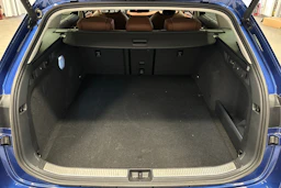 sininen Skoda Superb 2025 kuva 11.