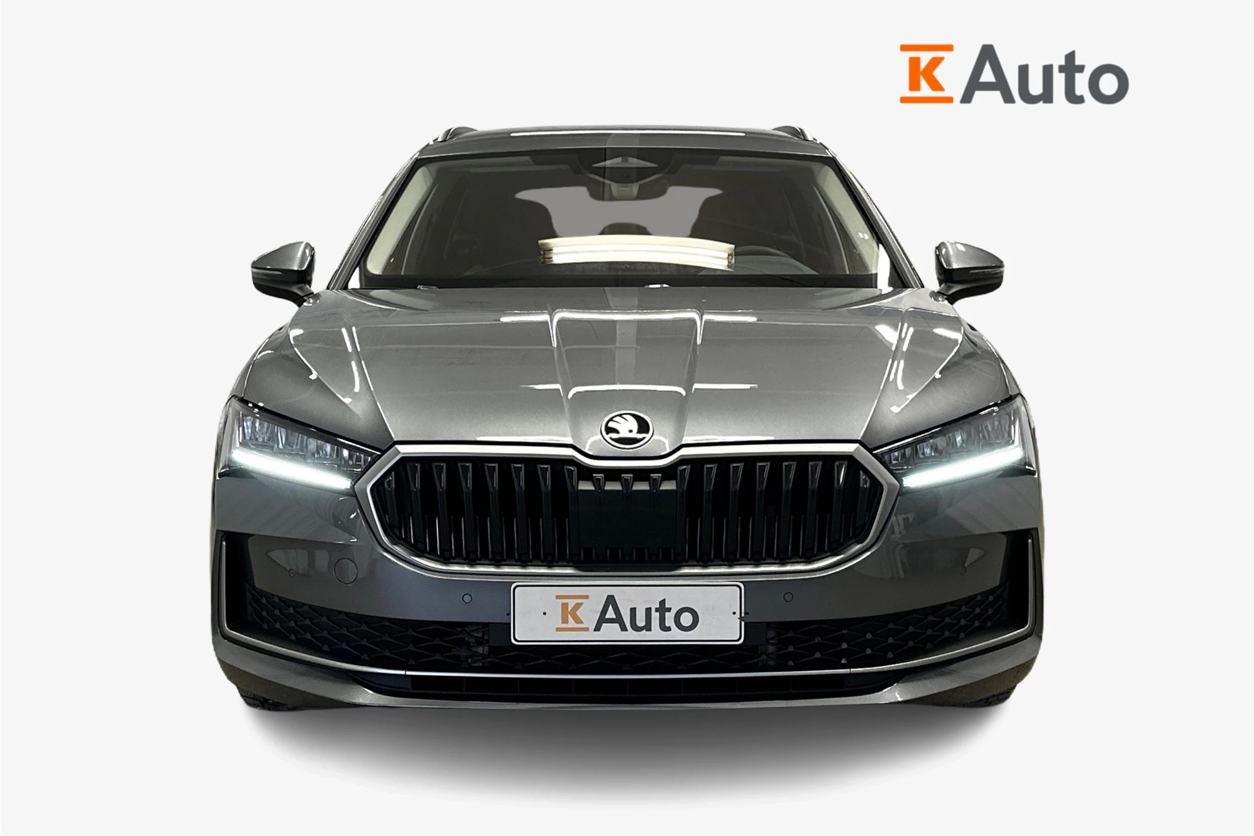 harmaa Skoda Superb 2025 kuva 4.