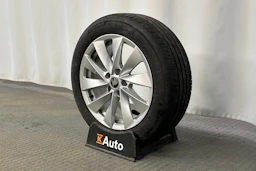 harmaa Skoda Superb 2025 kuva 10.