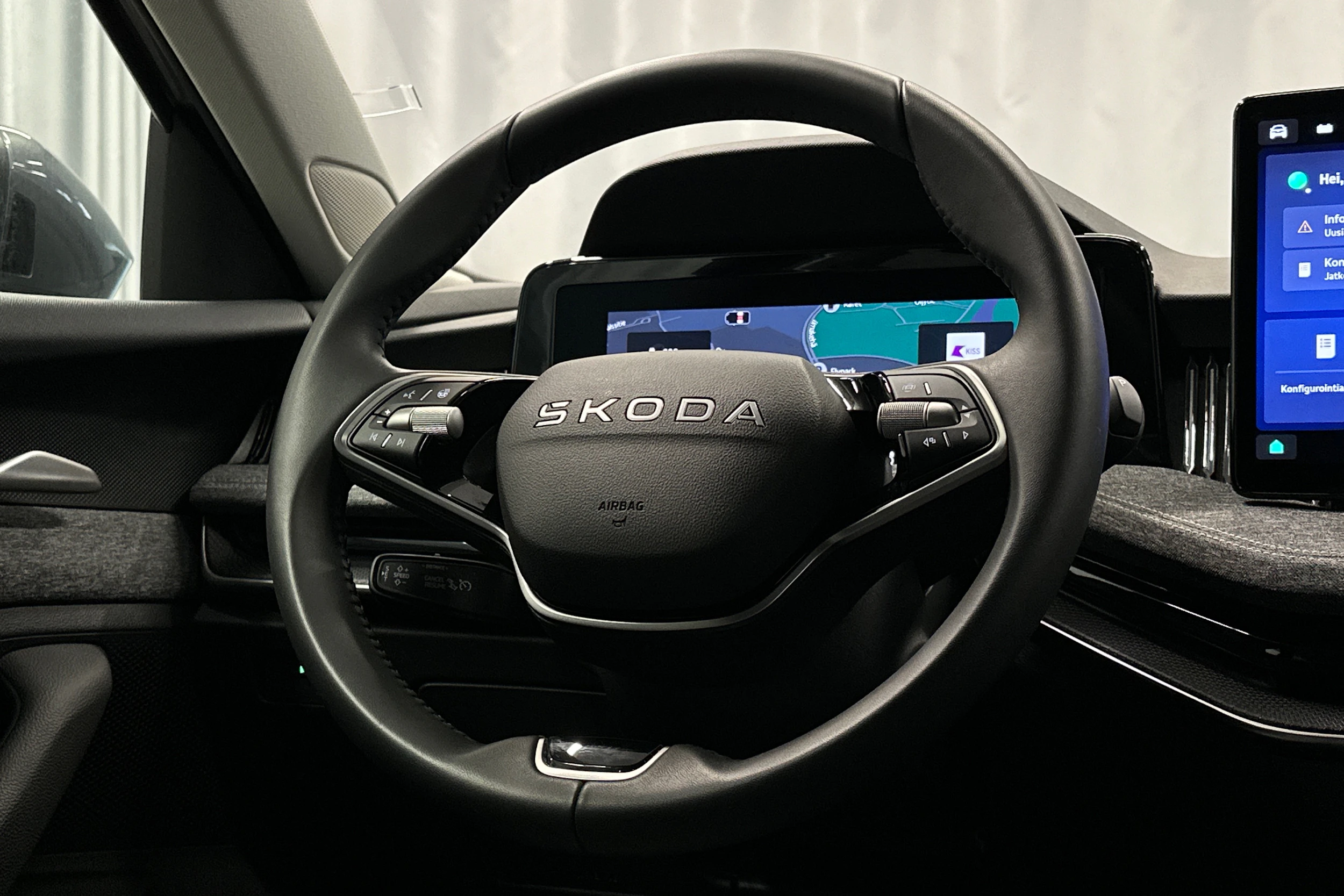 harmaa Skoda Superb 2025 kuva 16.