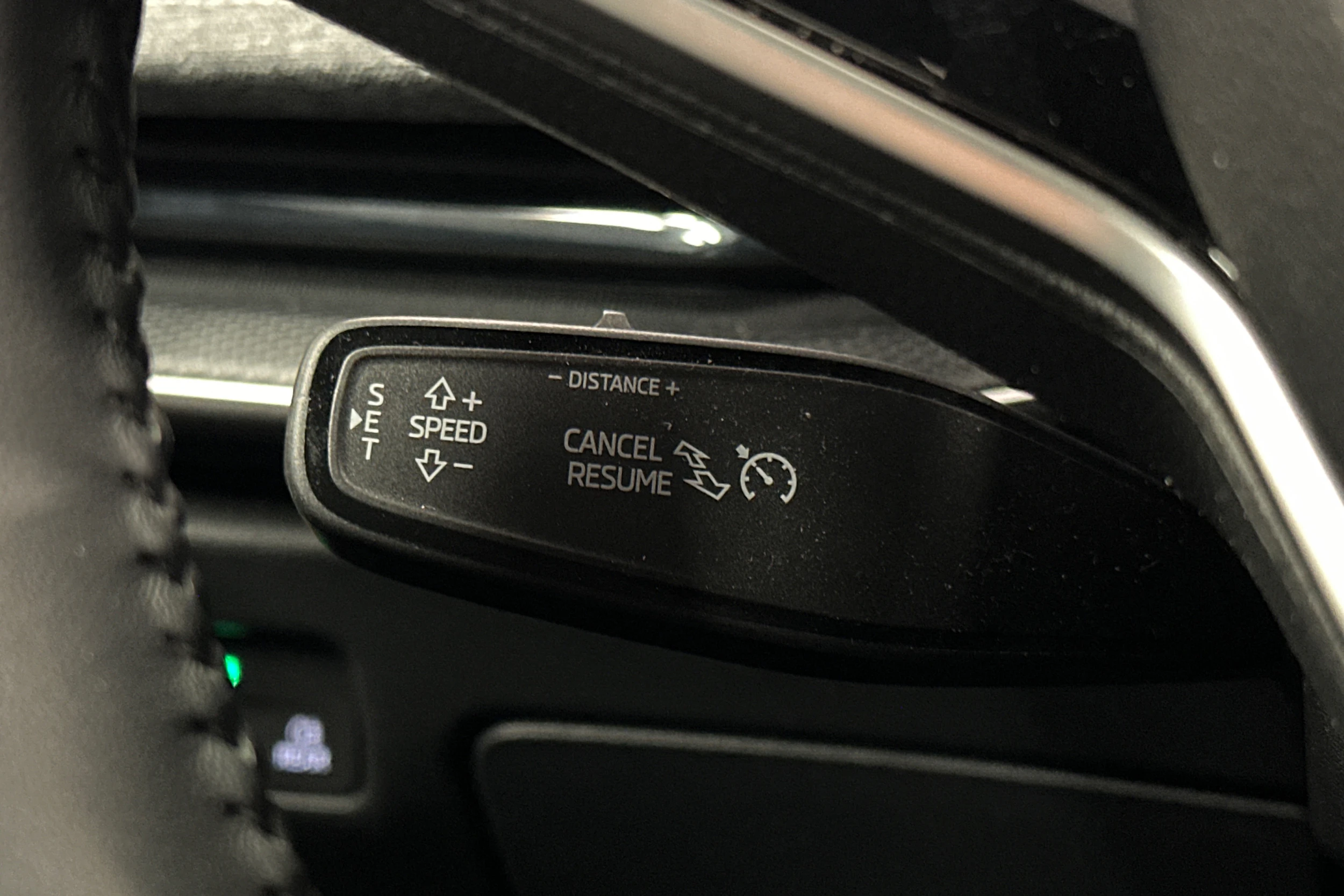 harmaa Skoda Superb 2025 kuva 19.