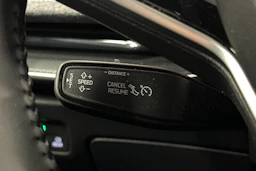 harmaa Skoda Superb 2025 kuva 19.