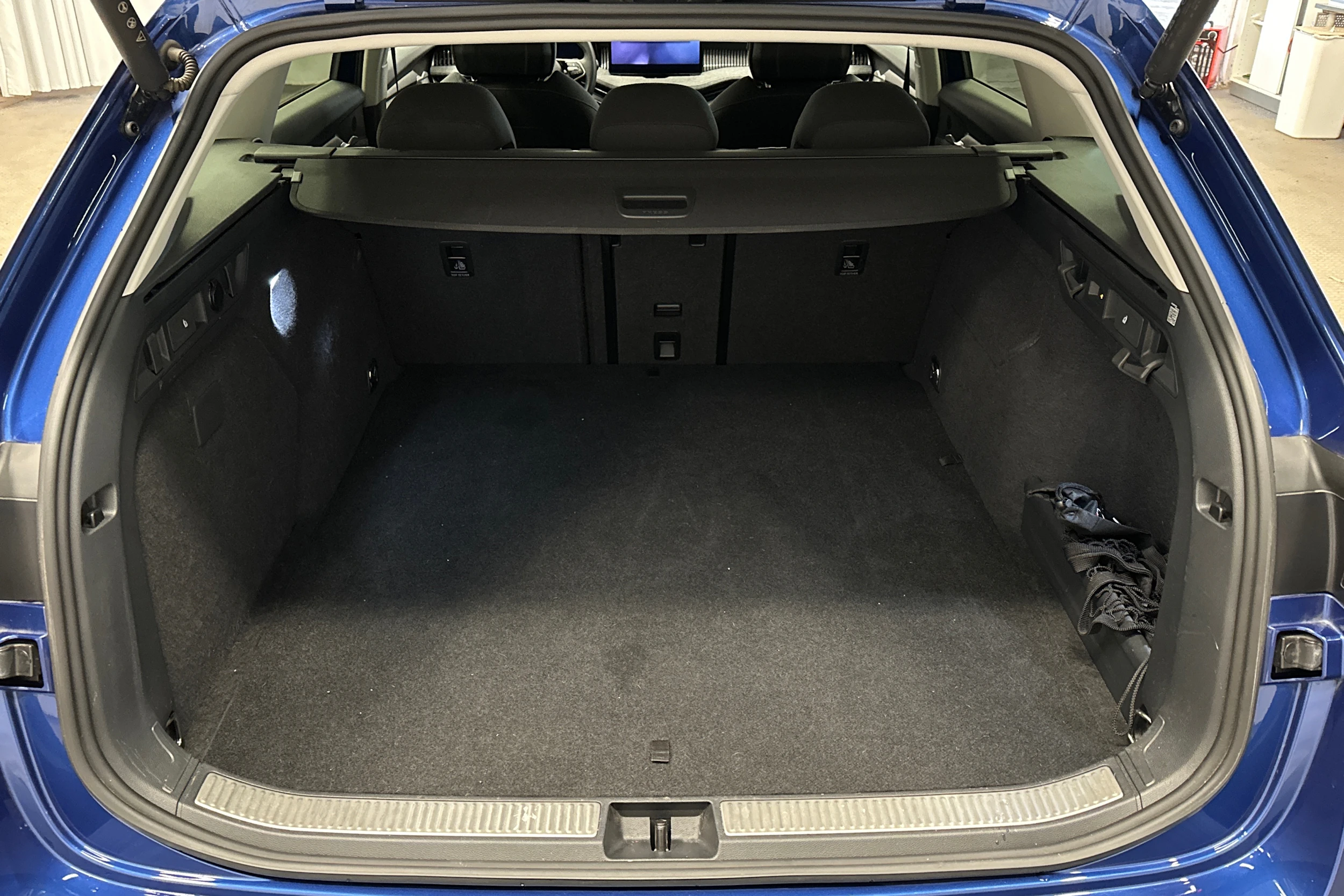 sininen Skoda Superb 2025 kuva 11.