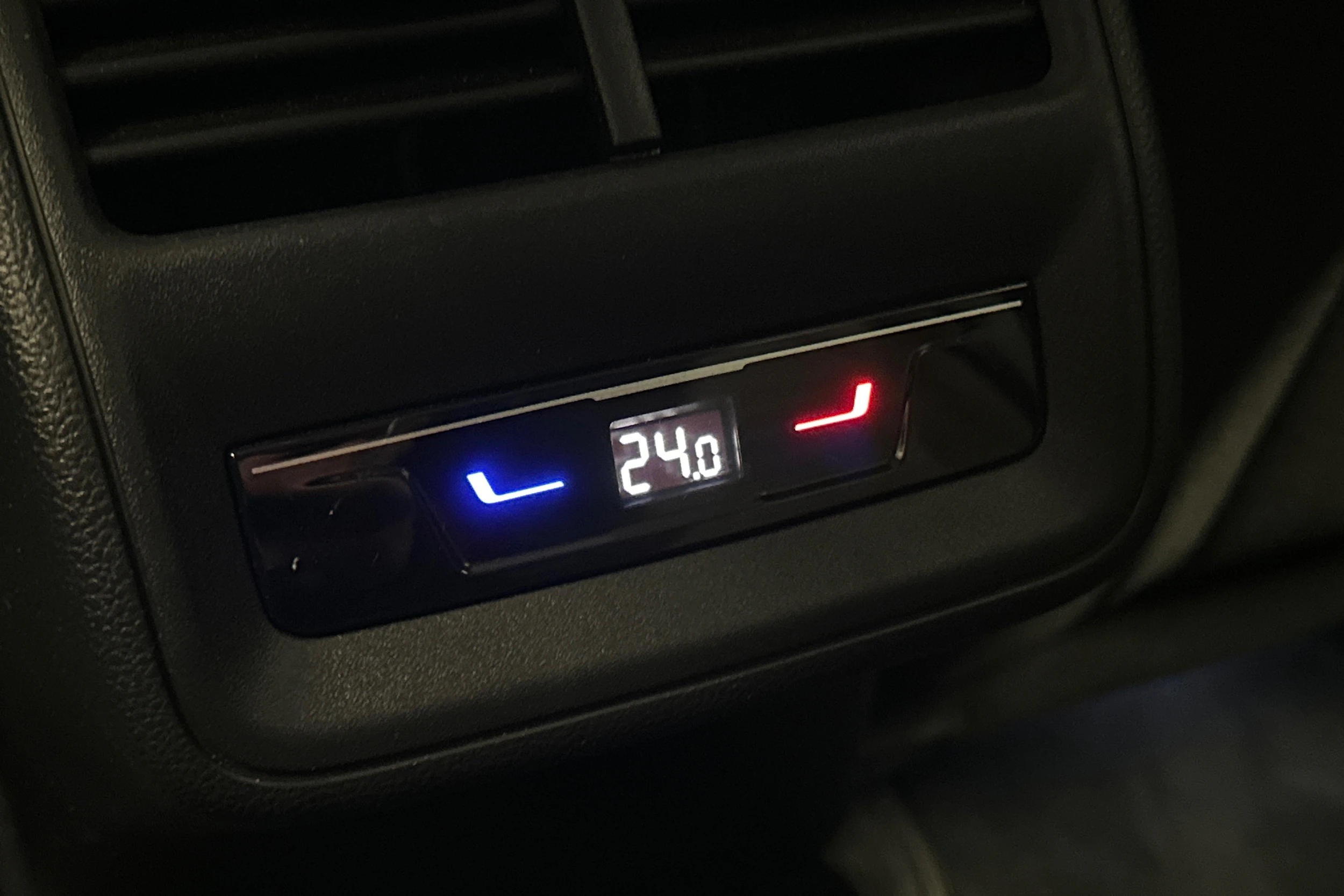 sininen Skoda Superb 2025 kuva 14.