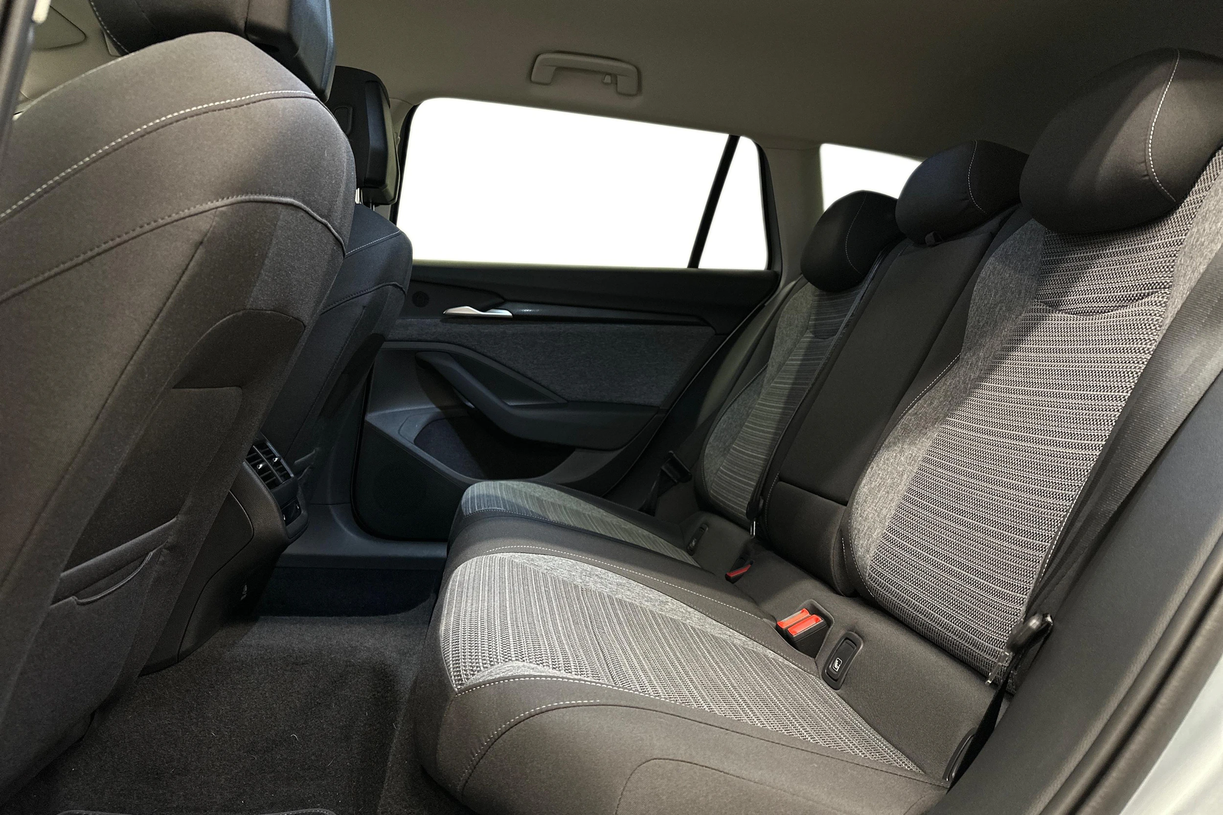 hopea Skoda Superb 2025 kuva 8.