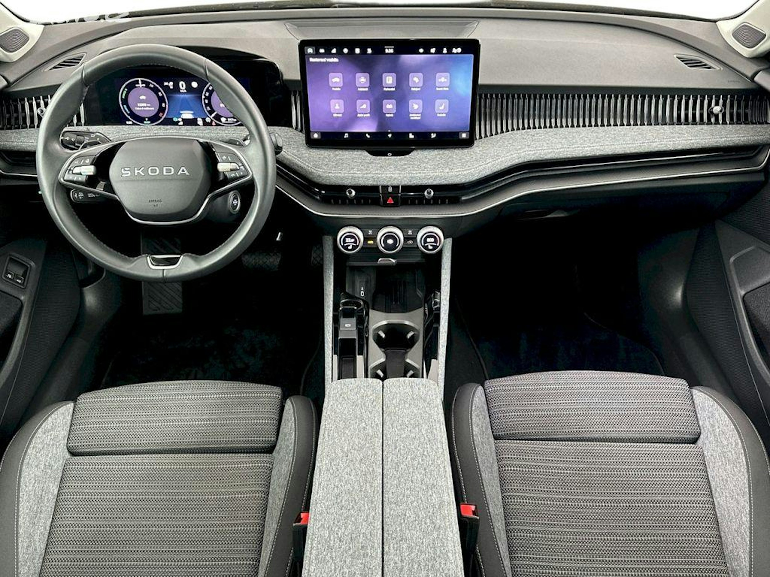 beige Skoda Superb 2025 kuva 3.