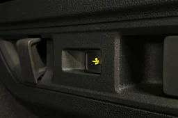 keltainen Skoda Superb 2025 kuva 13.