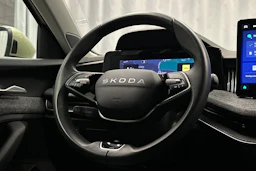 keltainen Skoda Superb 2025 kuva 17.