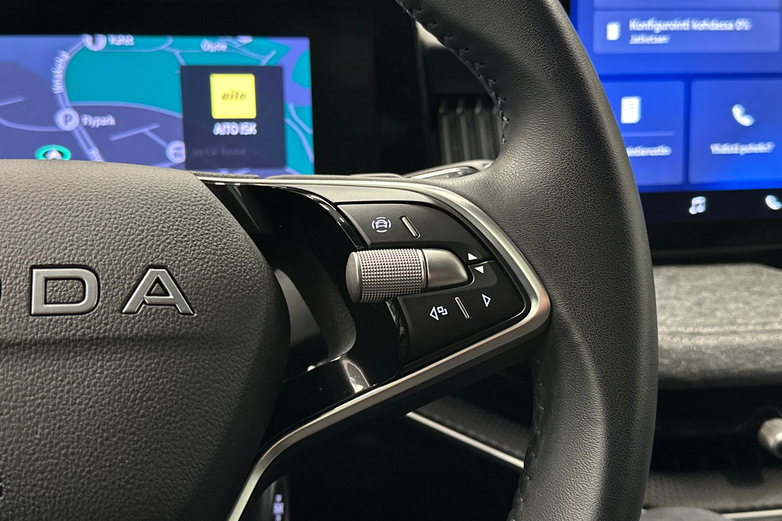 keltainen Skoda Superb 2025 kuva 19.