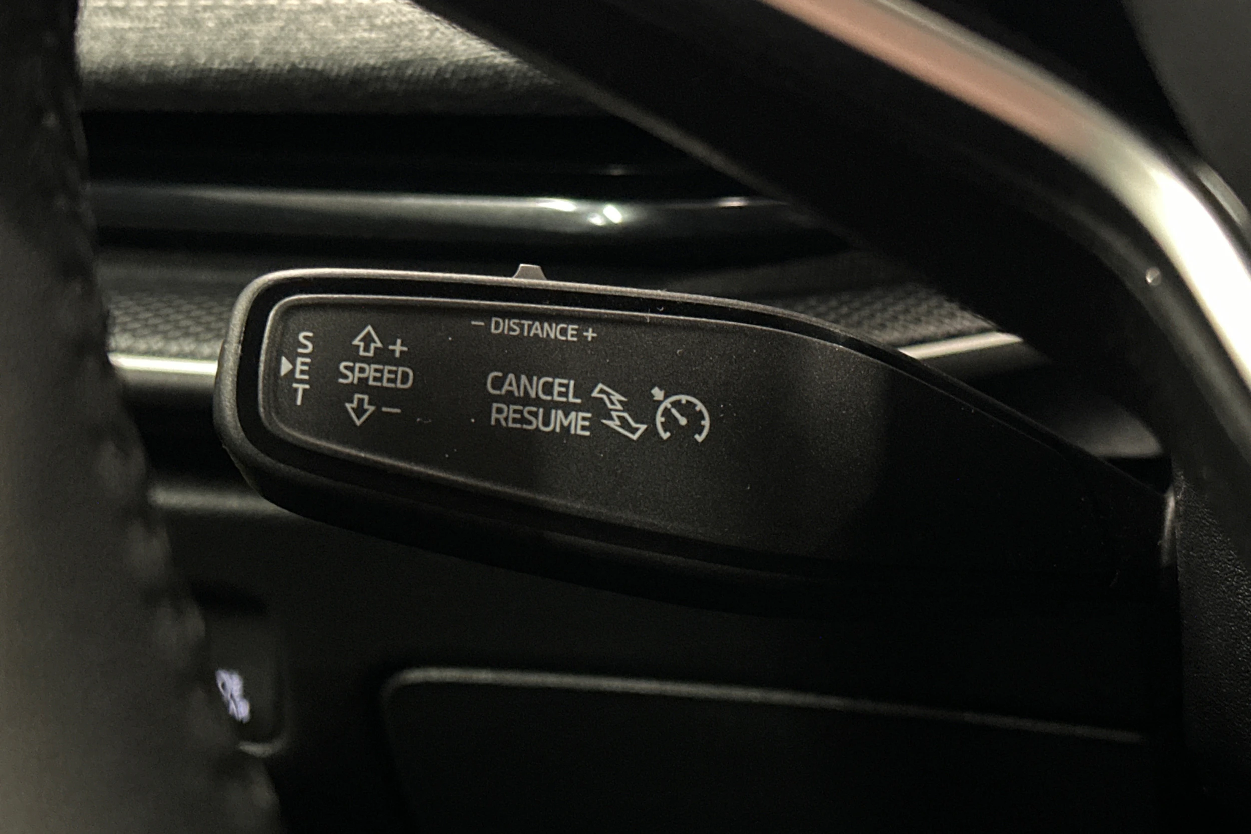 keltainen Skoda Superb 2025 kuva 20.