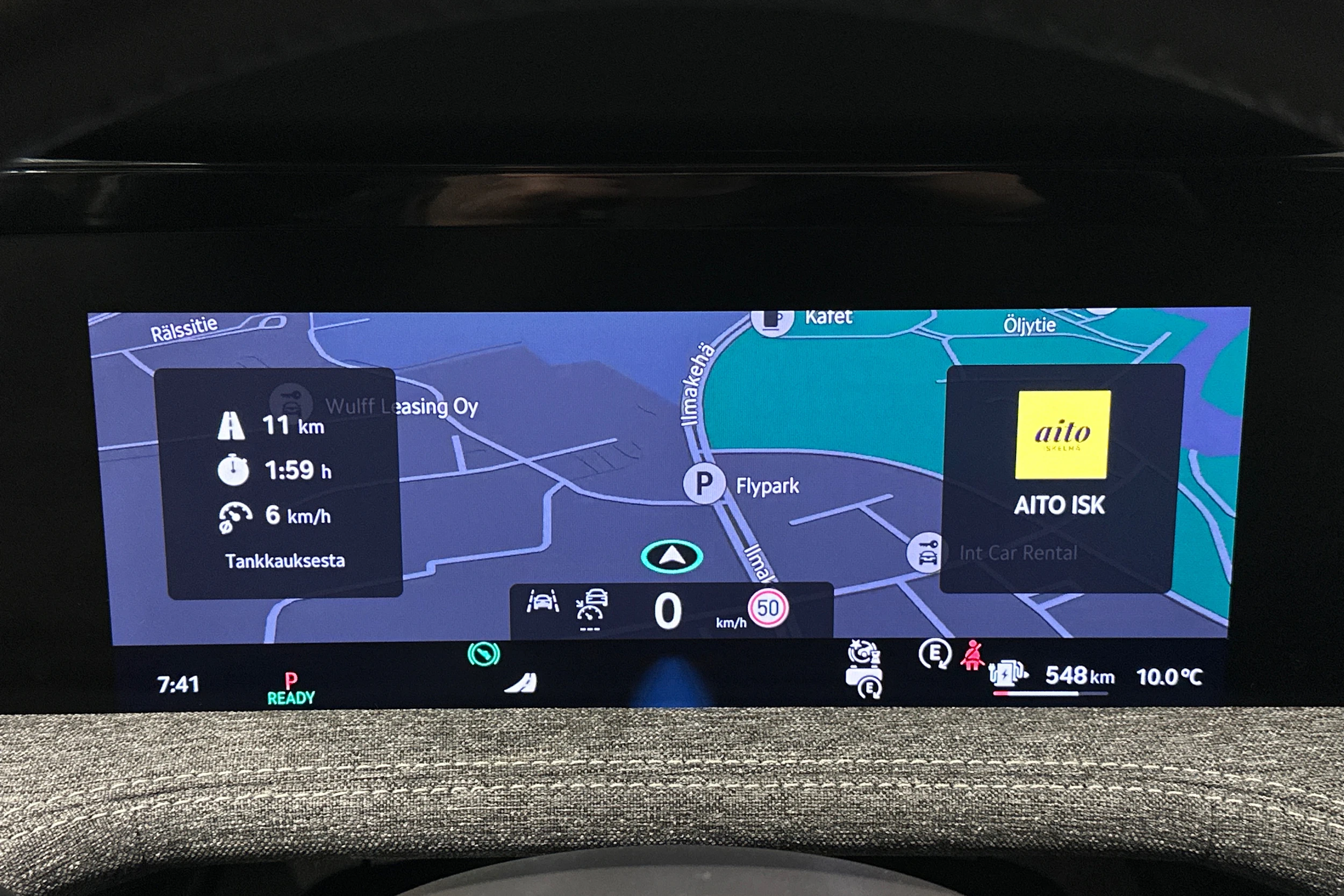 keltainen Skoda Superb 2025 kuva 21.