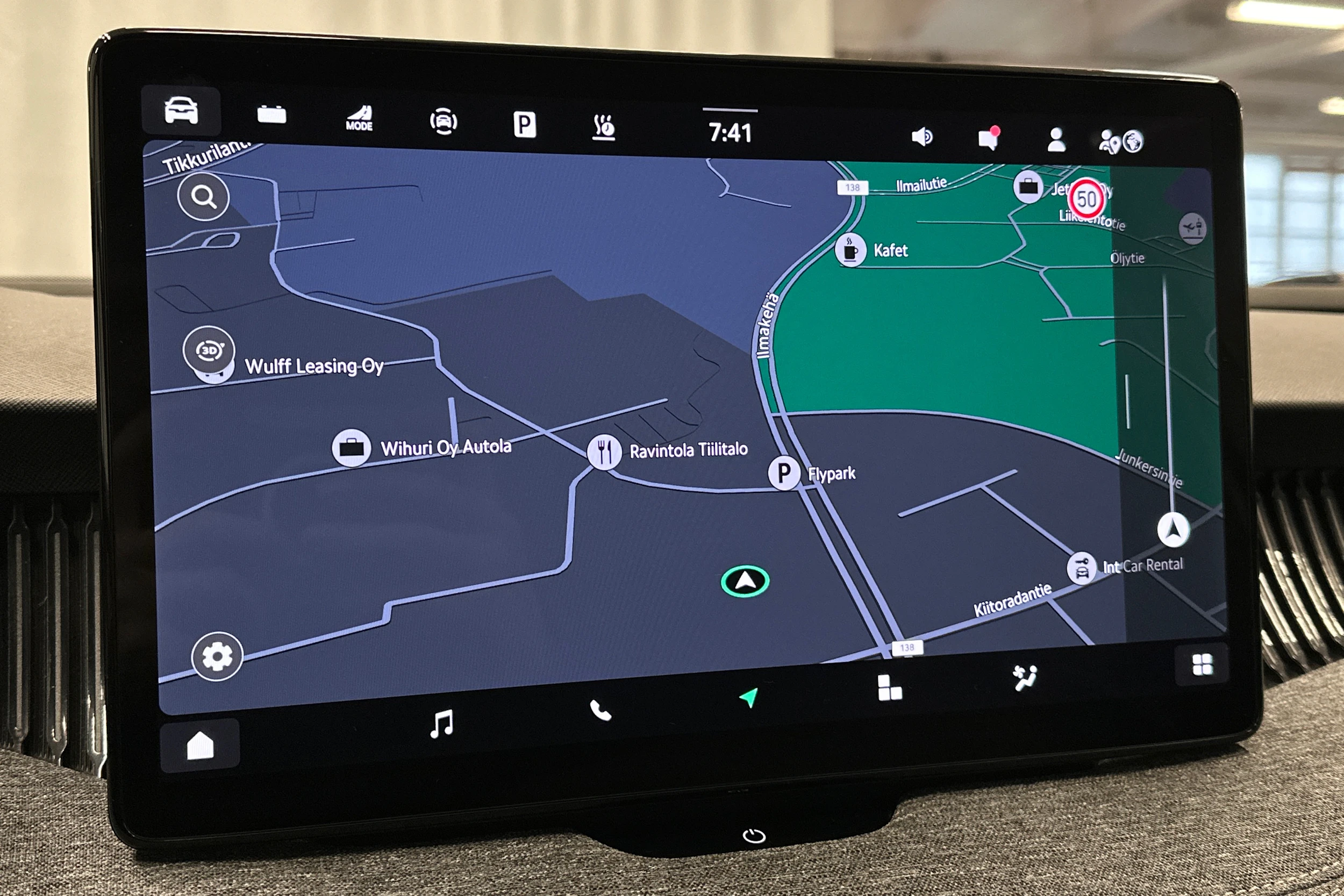 keltainen Skoda Superb 2025 kuva 22.