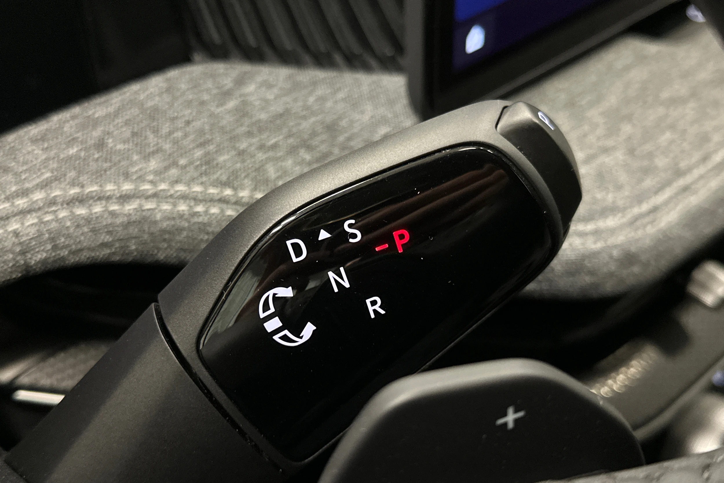 keltainen Skoda Superb 2025 kuva 30.