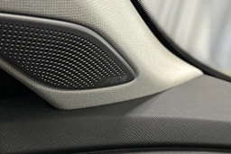 keltainen Skoda Superb 2025 kuva 31.