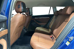 sininen Skoda Superb 2025 kuva 11.