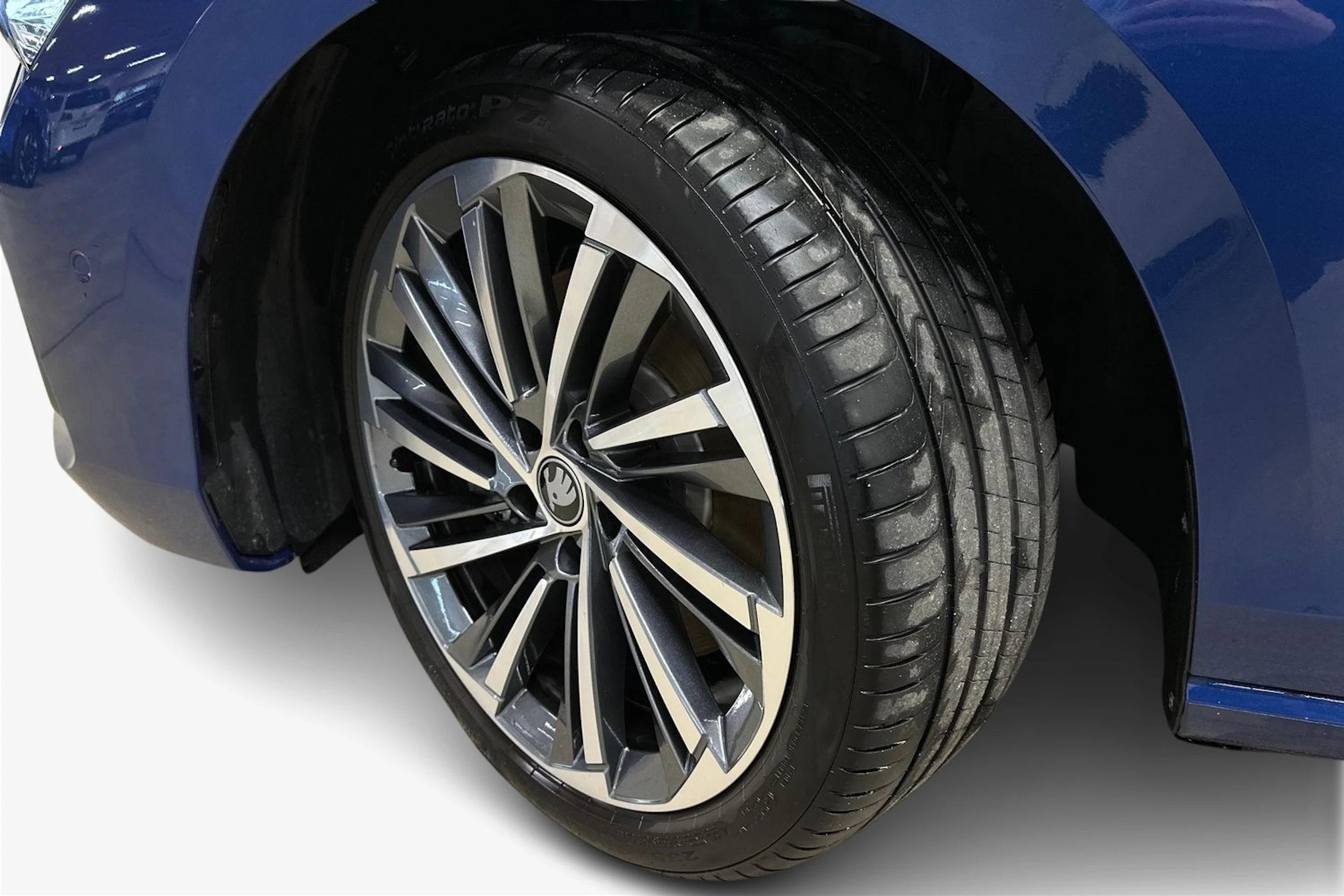 sininen Skoda Superb 2025 kuva 12.
